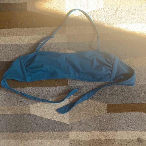 Bathing suit tops - Picture 3 of 5